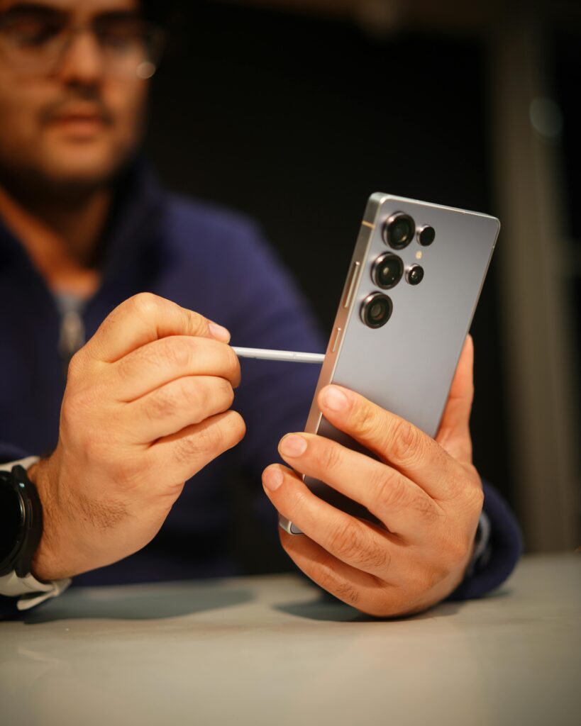 Samsun S26 Ultra smartphone featuring large AMOLED display and premium build